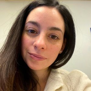 Meet your Posher, Caitlin